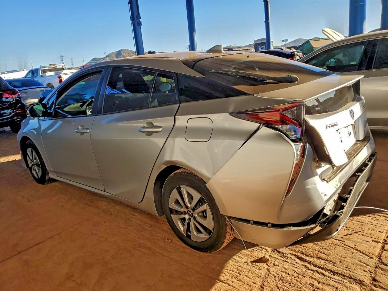 Toyota Prius Image 10
