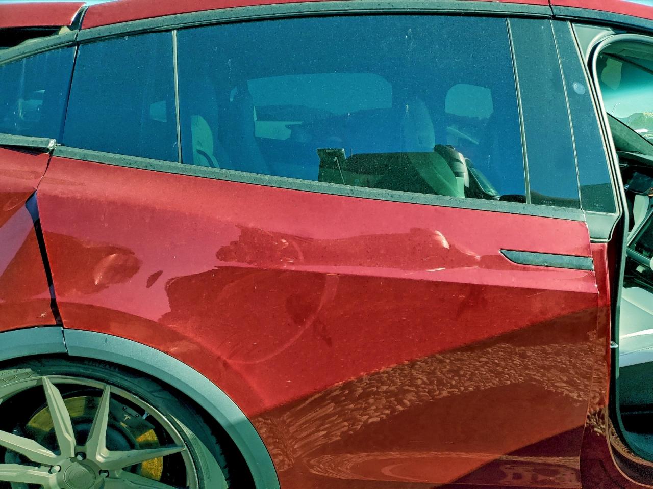 Tesla Model X Image 2