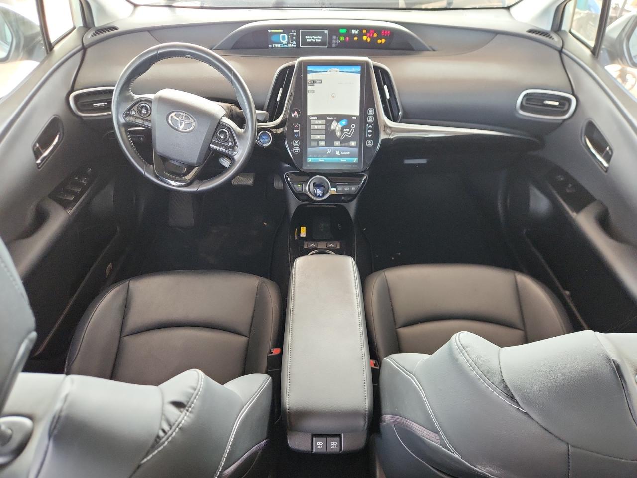 Toyota Prius Le Image 11