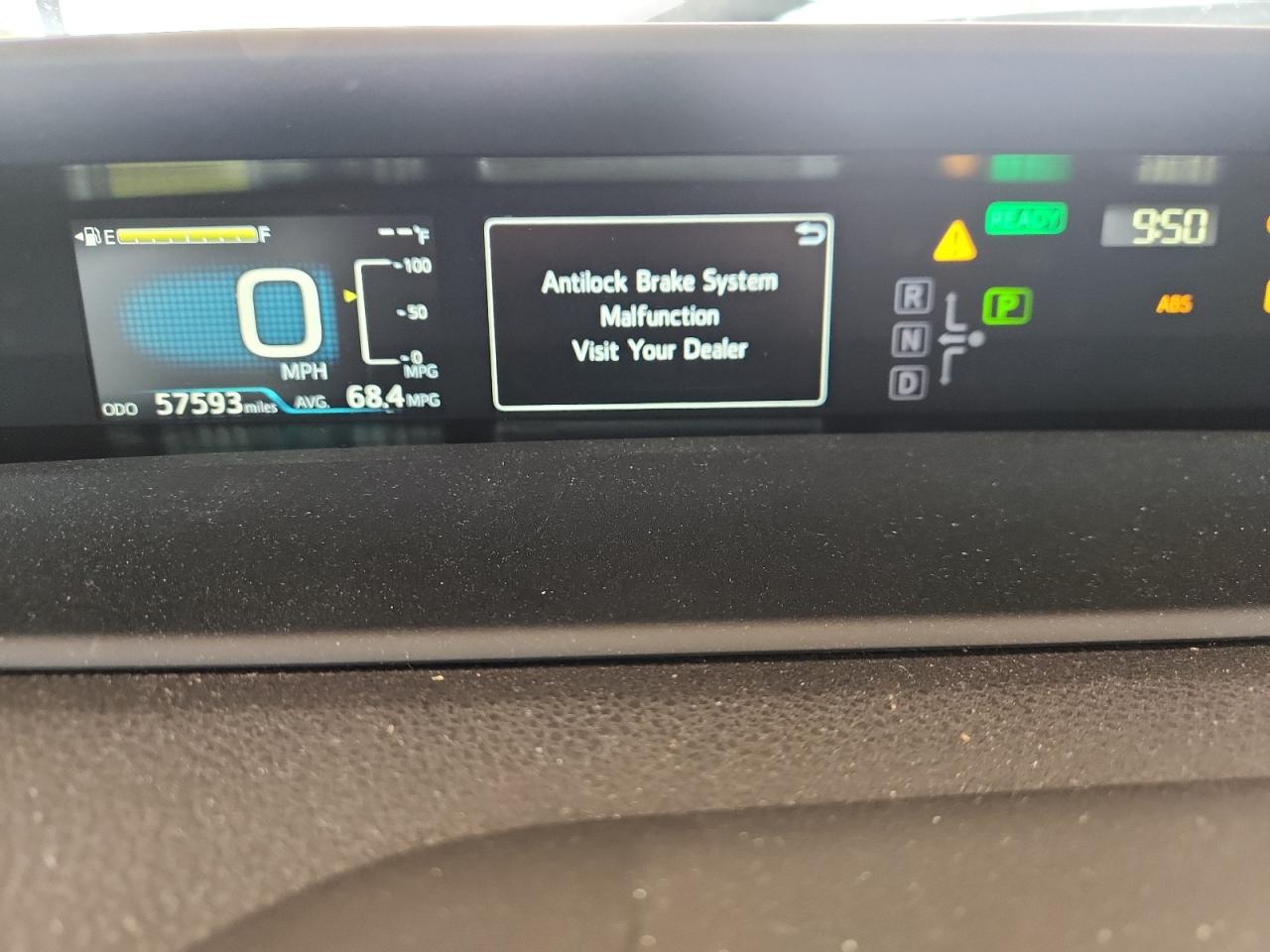 Toyota Prius Le Image 4