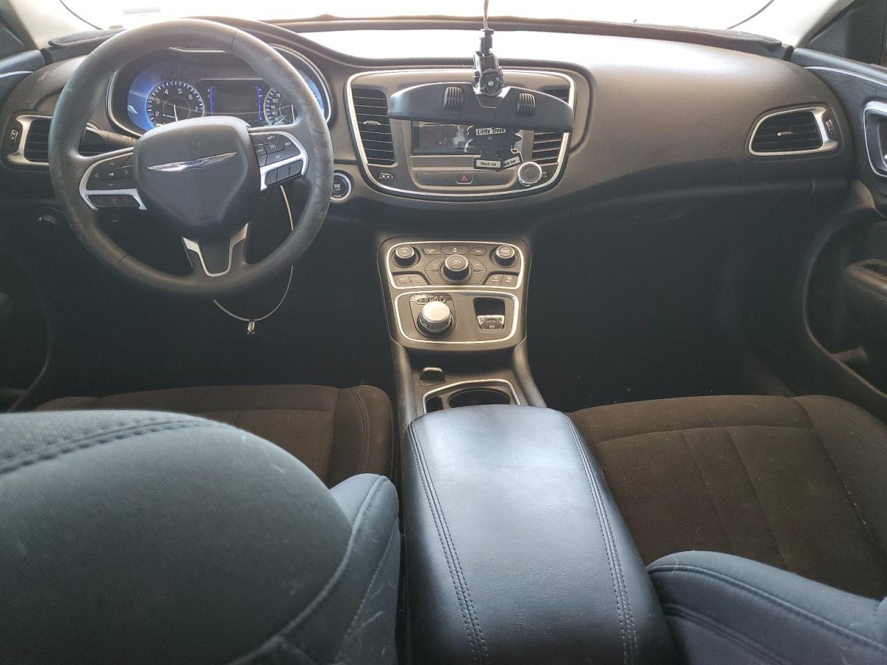 Chrysler 200 Limited Image 10