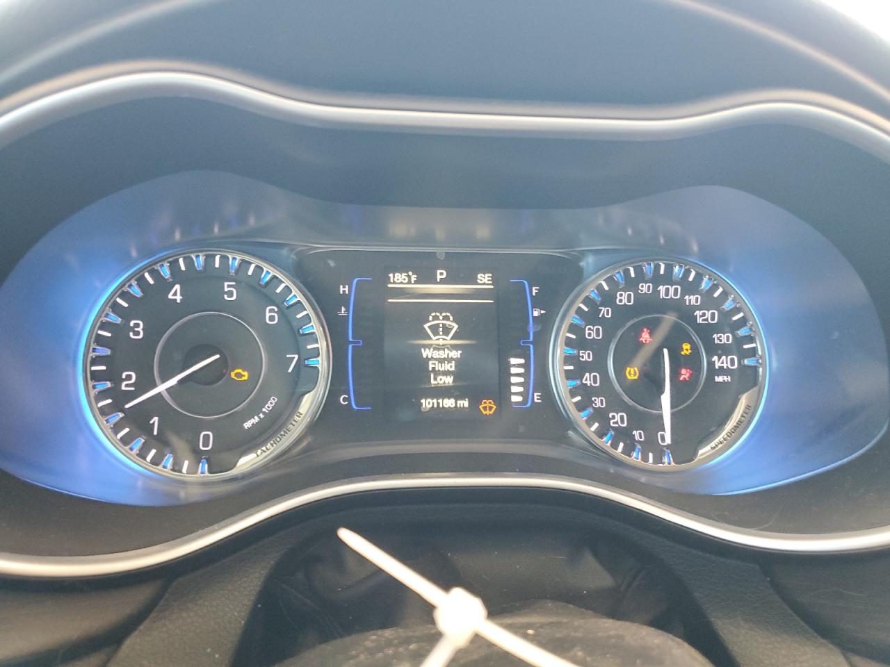 Chrysler 200 Limited Image 5