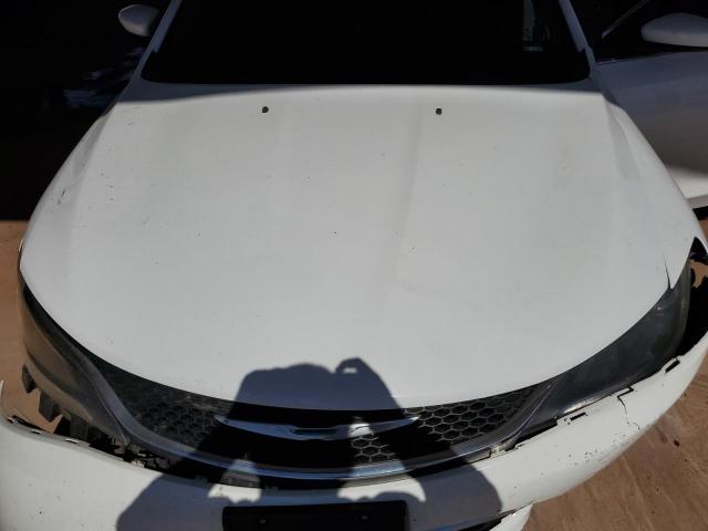 Chrysler 200 Limited Image 2