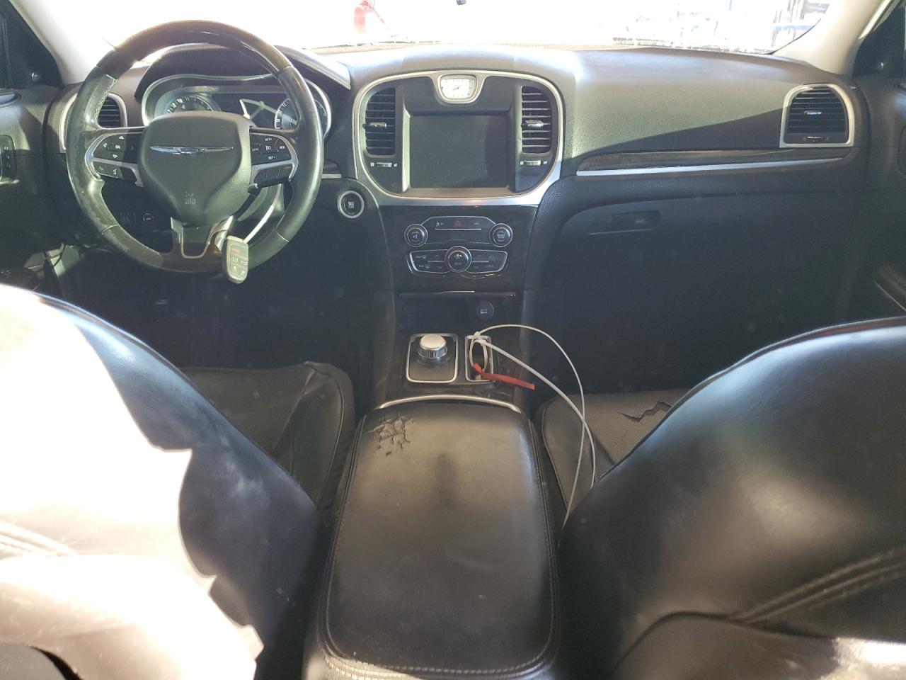 Chrysler 300 Image 6