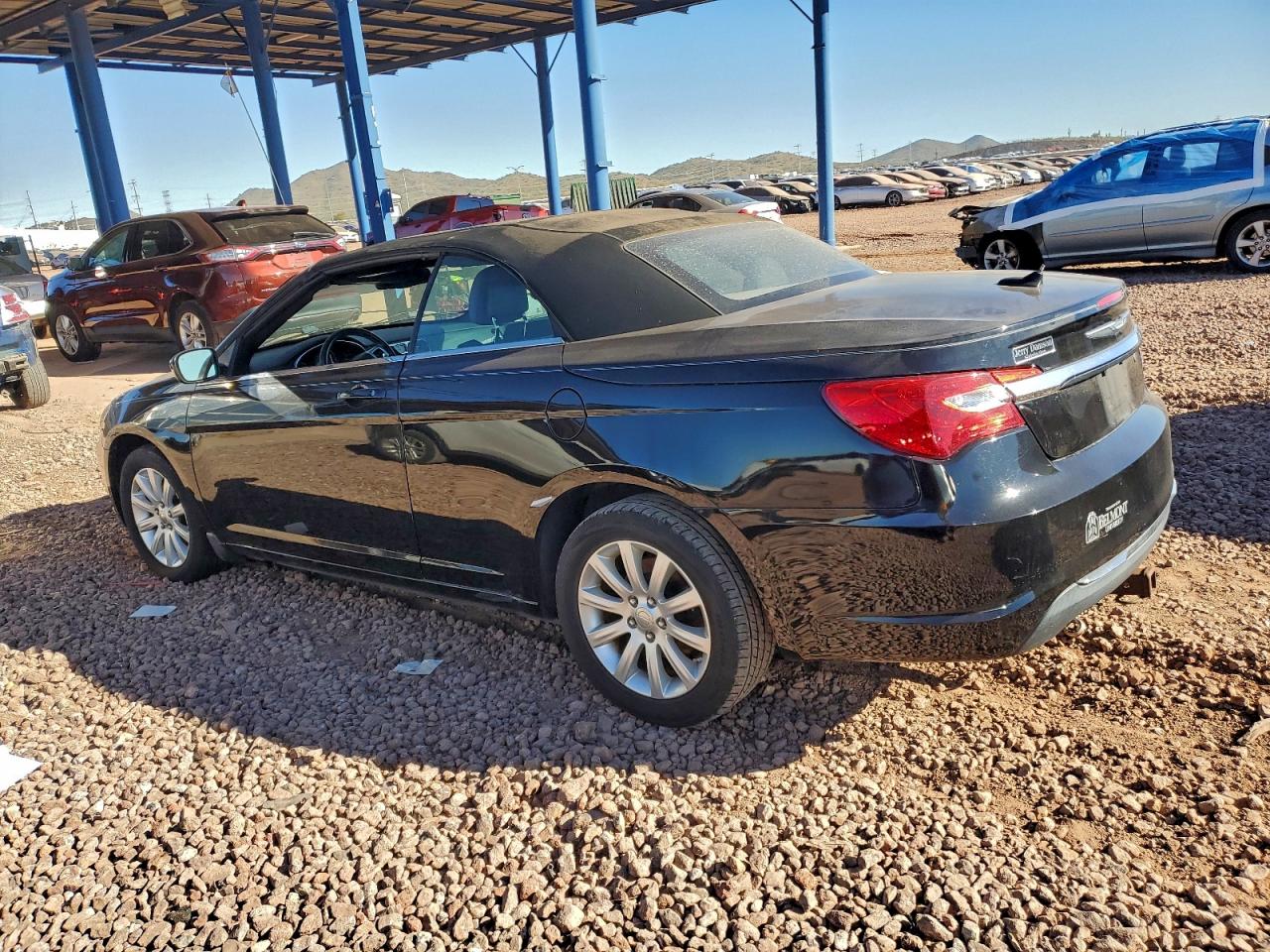 Chrysler 200 Touring Image 2