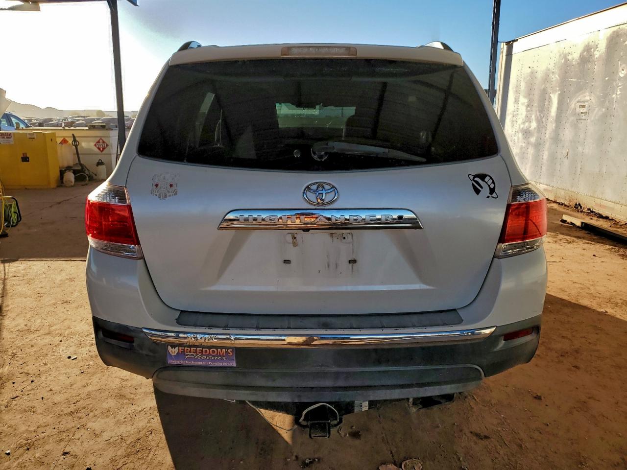 Toyota Highlander Base Image 12