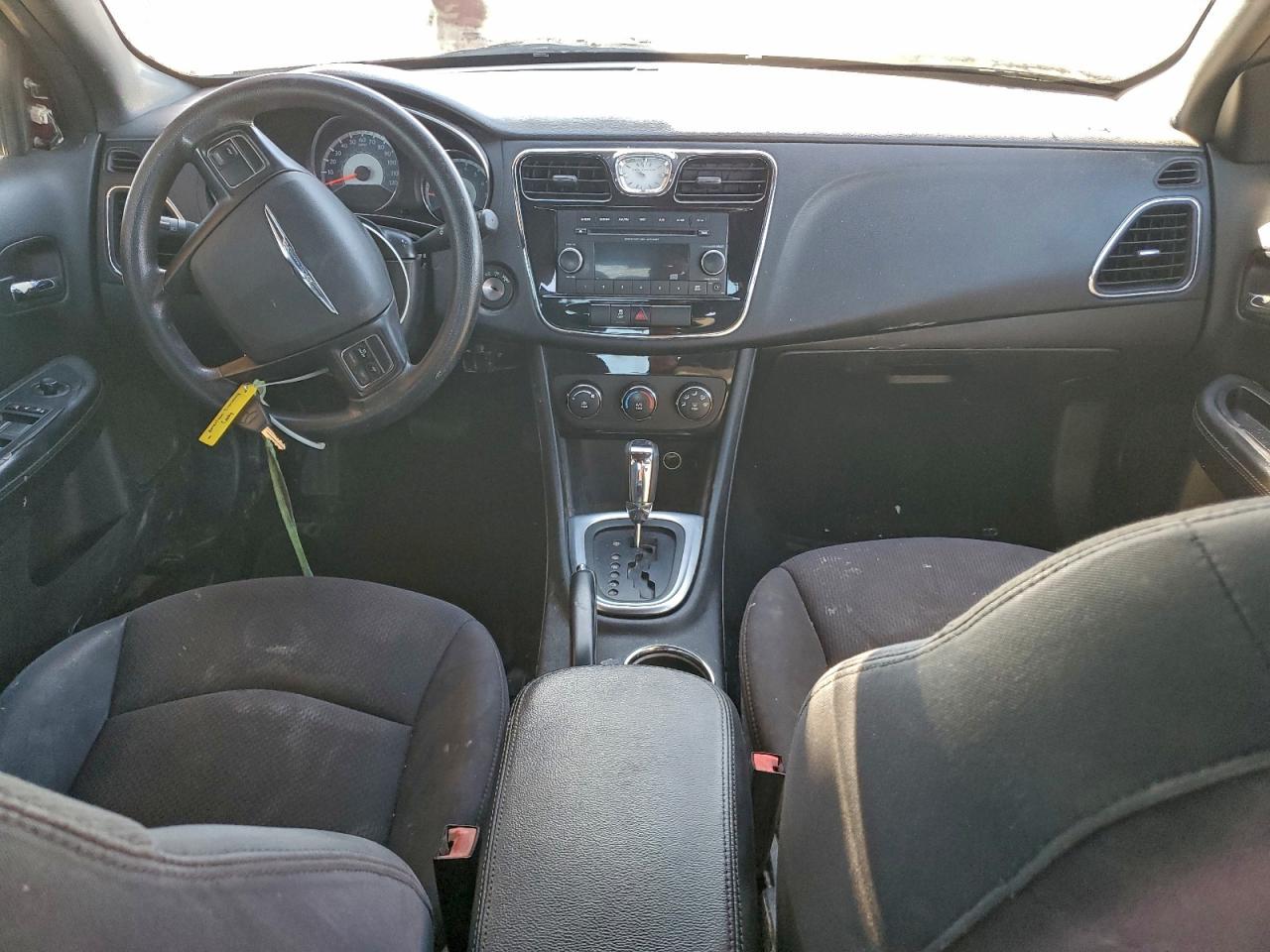 Chrysler 200 Lx Image 4