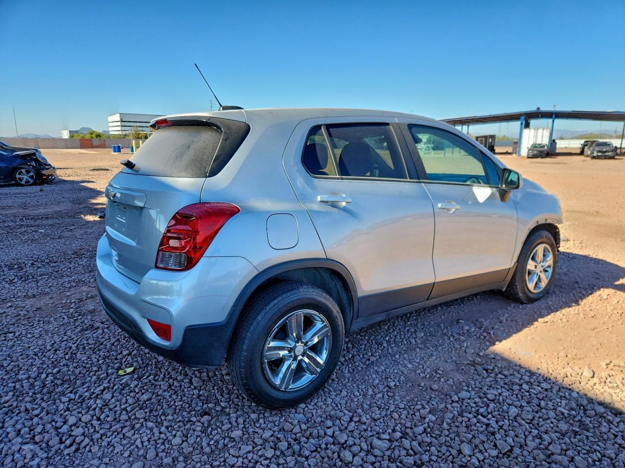 Chevrolet Trax Ls Image 2