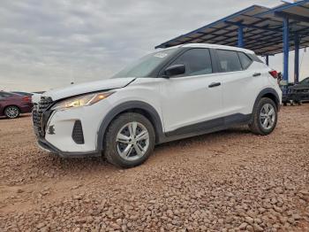  Salvage Nissan Kicks