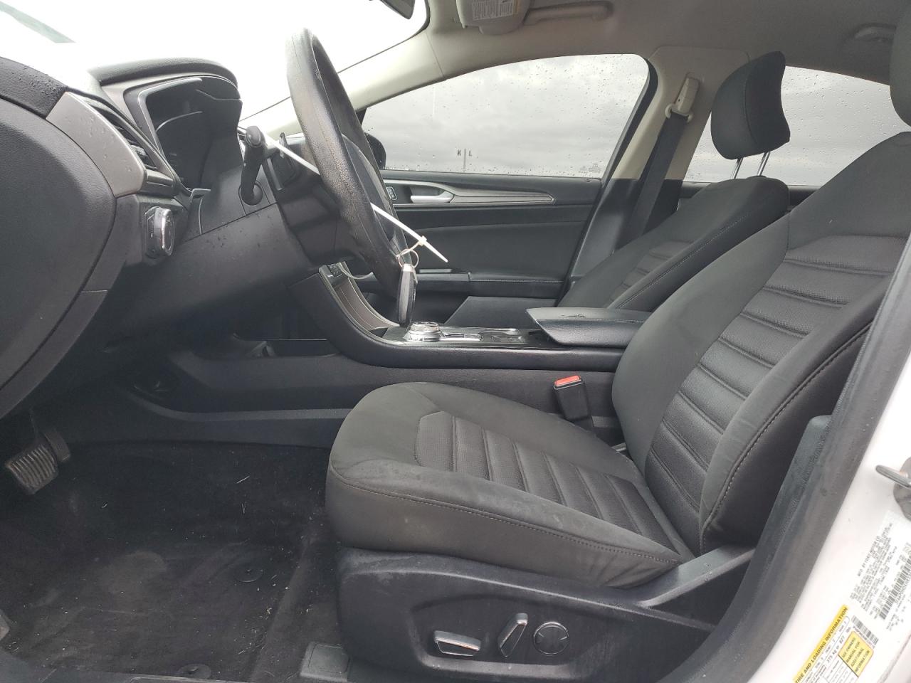 Ford Fusion Se Image 8