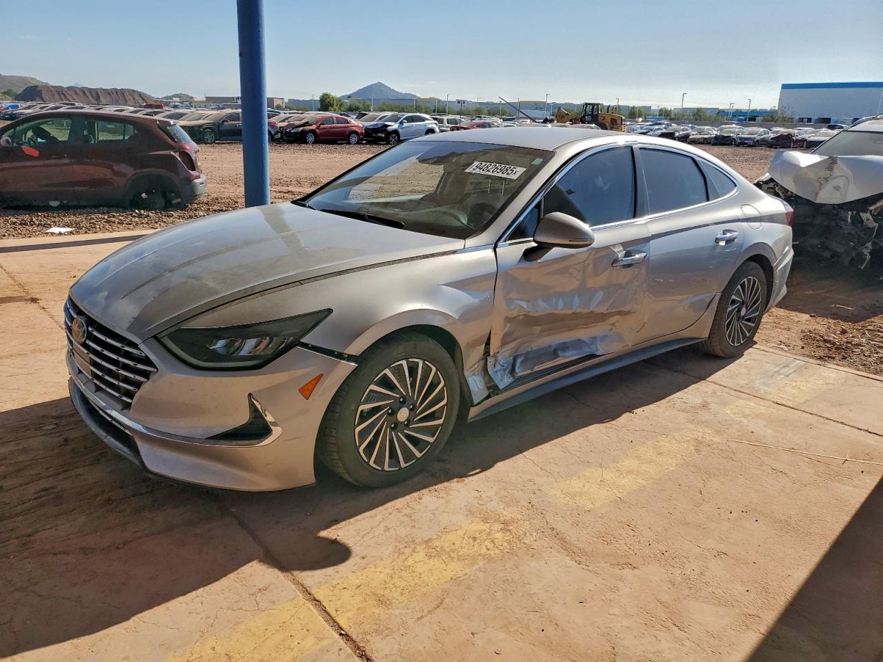 Hyundai SONATA Hybrid Image 1