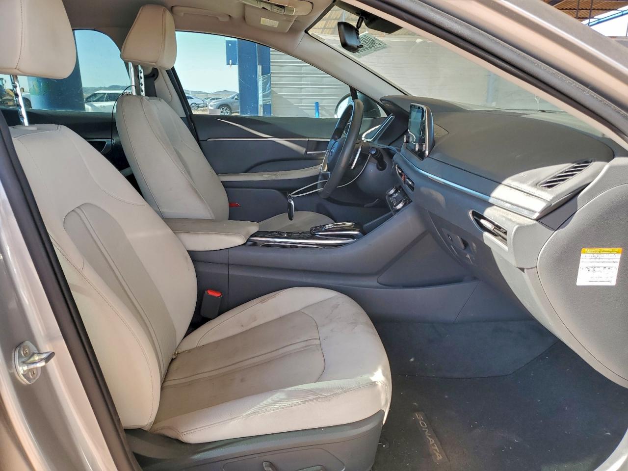 Hyundai SONATA Hybrid Image 11