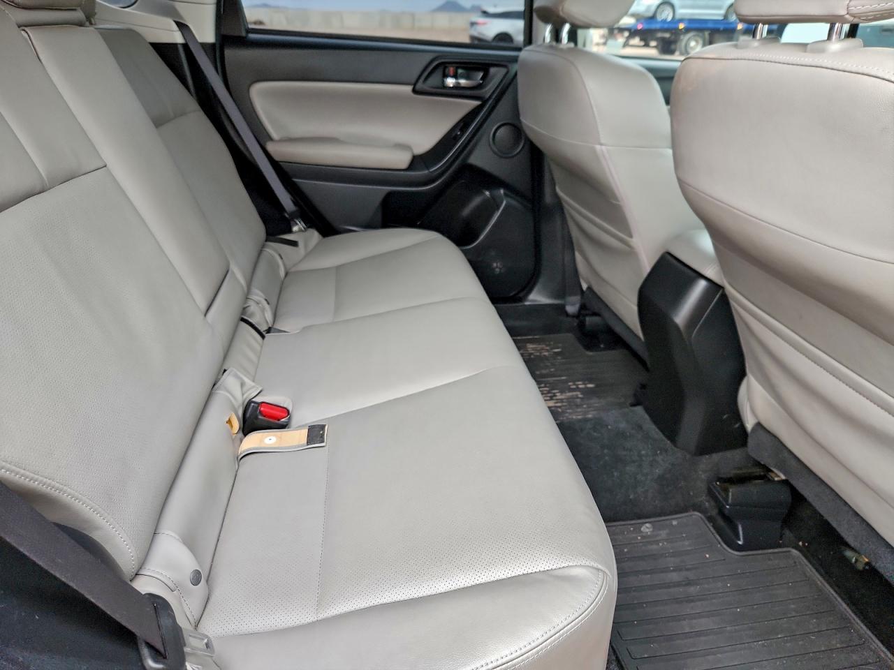 Subaru Forester 2.5i Touring Image 12