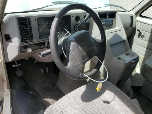 Chevrolet G30 Image 12