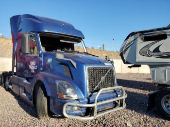  Salvage Volvo Vn