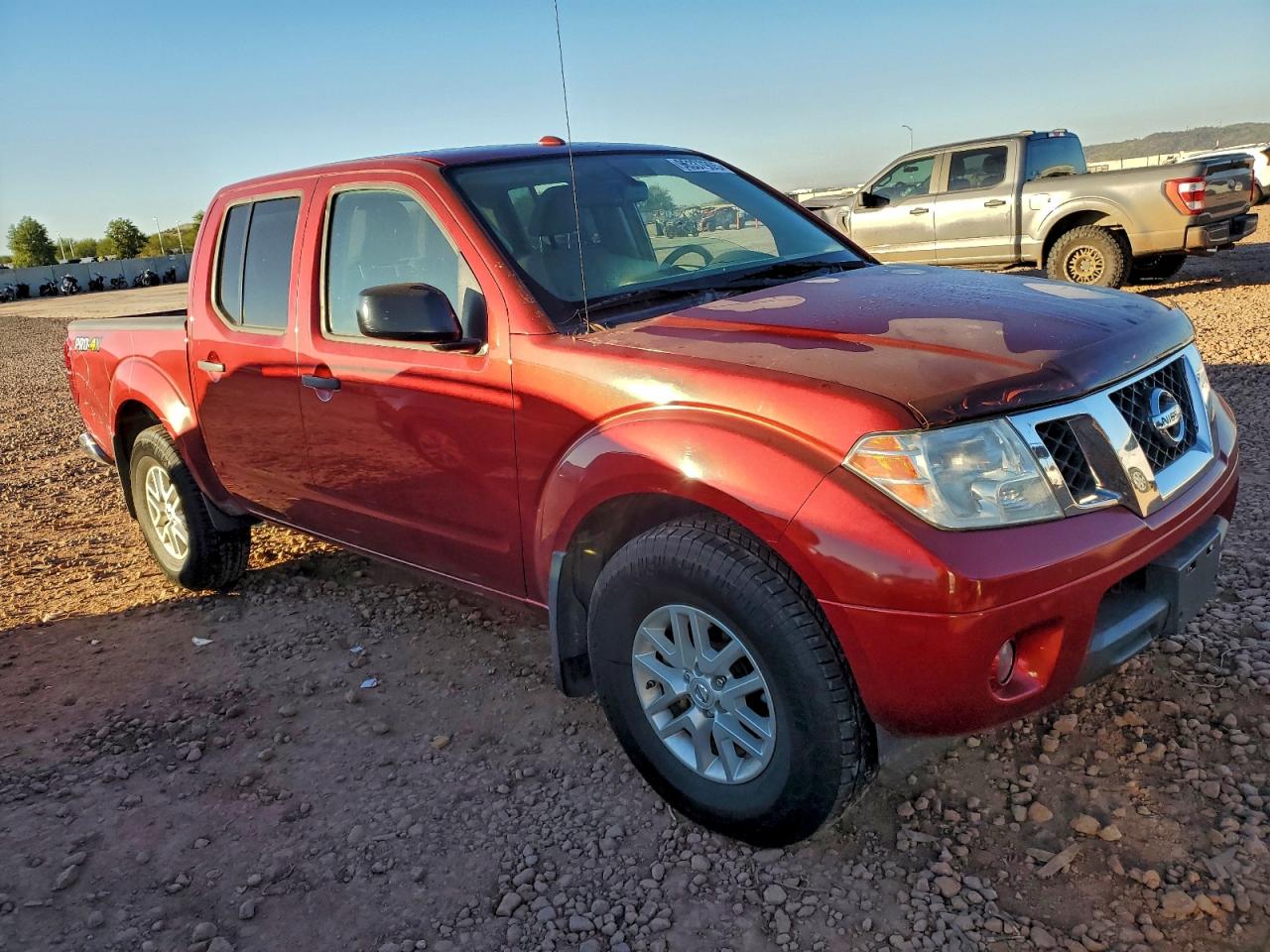 Nissan Frontier S Image 9