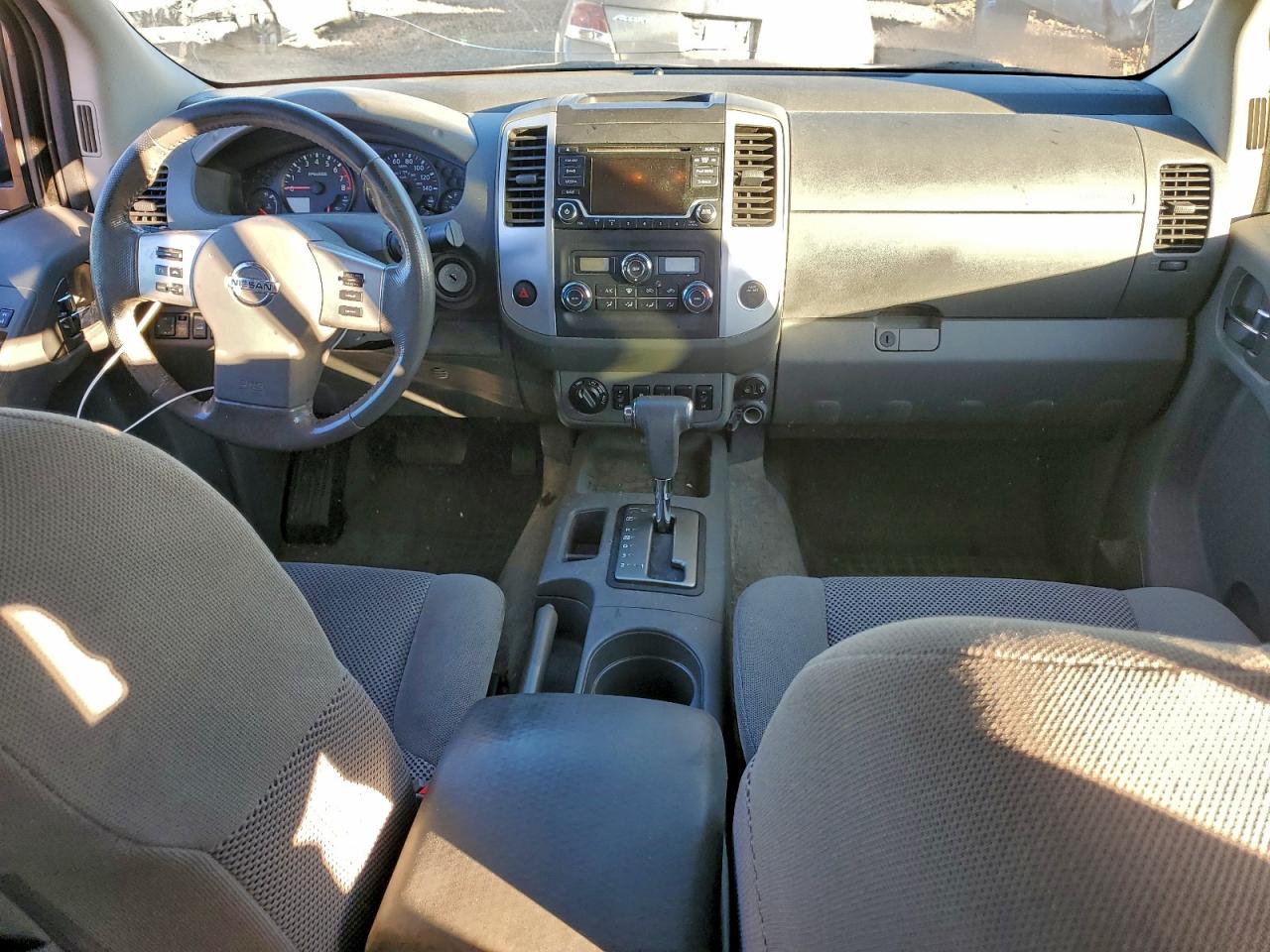 Nissan Frontier S Image 2