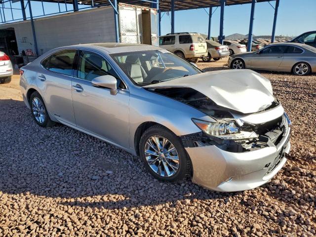 Lexus Es 300h Image 4