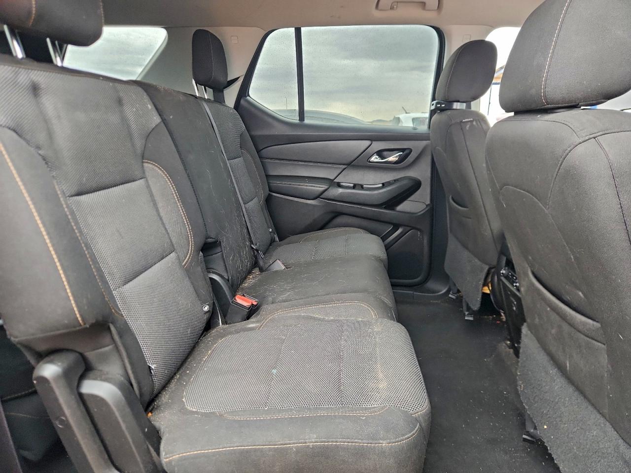 Chevrolet Traverse Ls Image 8