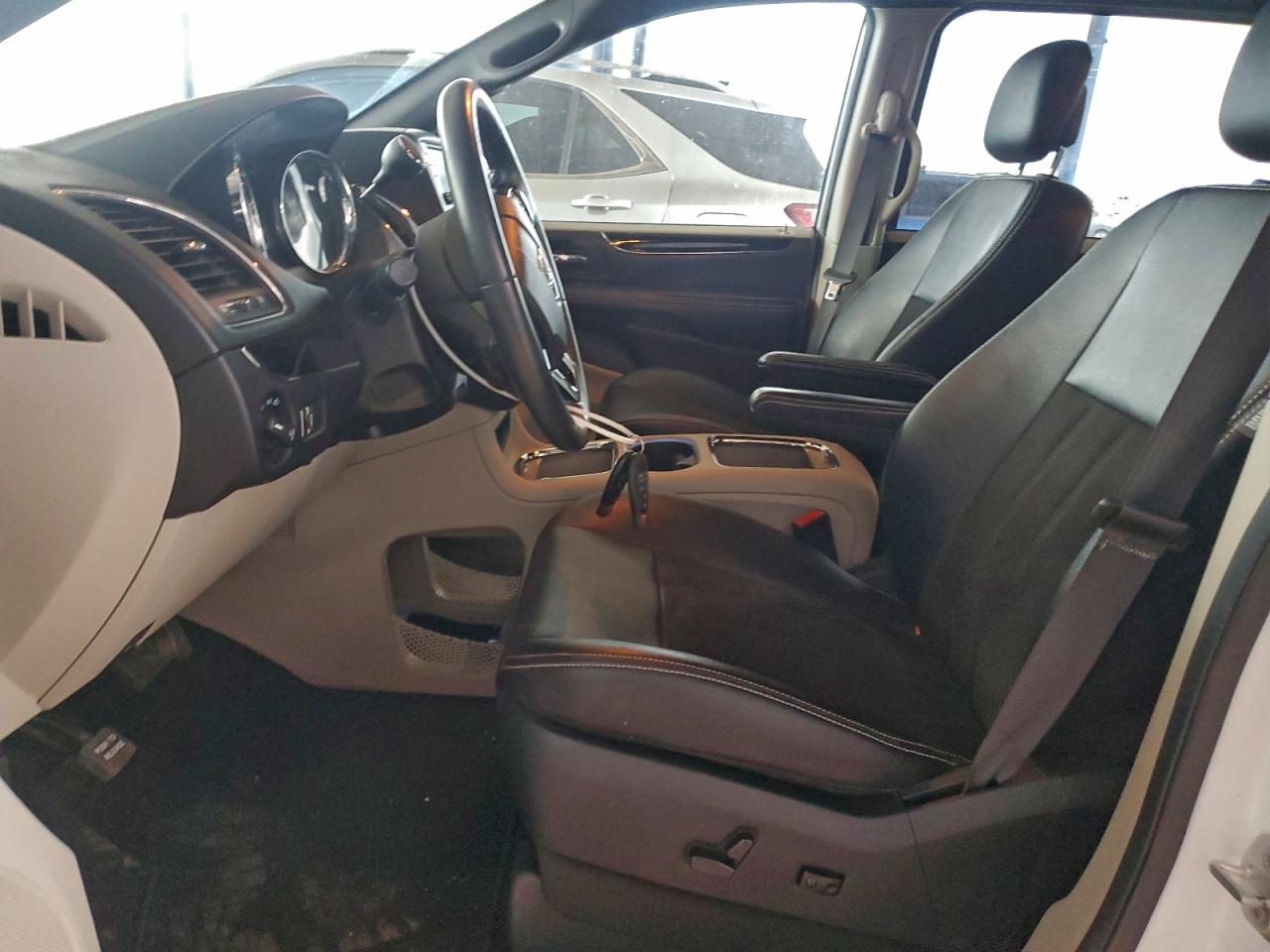 Dodge Caravan Sxt Image 10