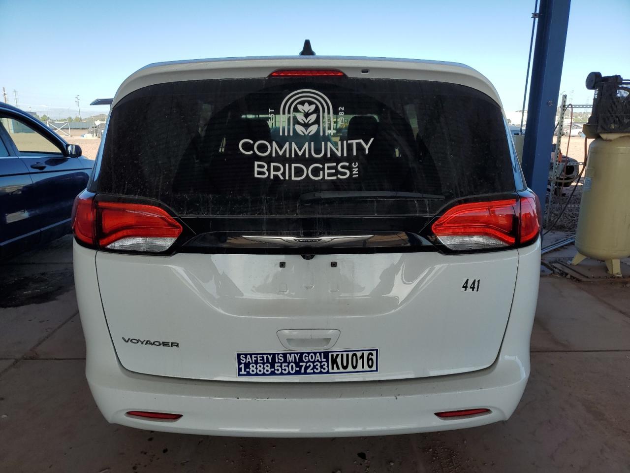 Chrysler Minivan Lx Image 6