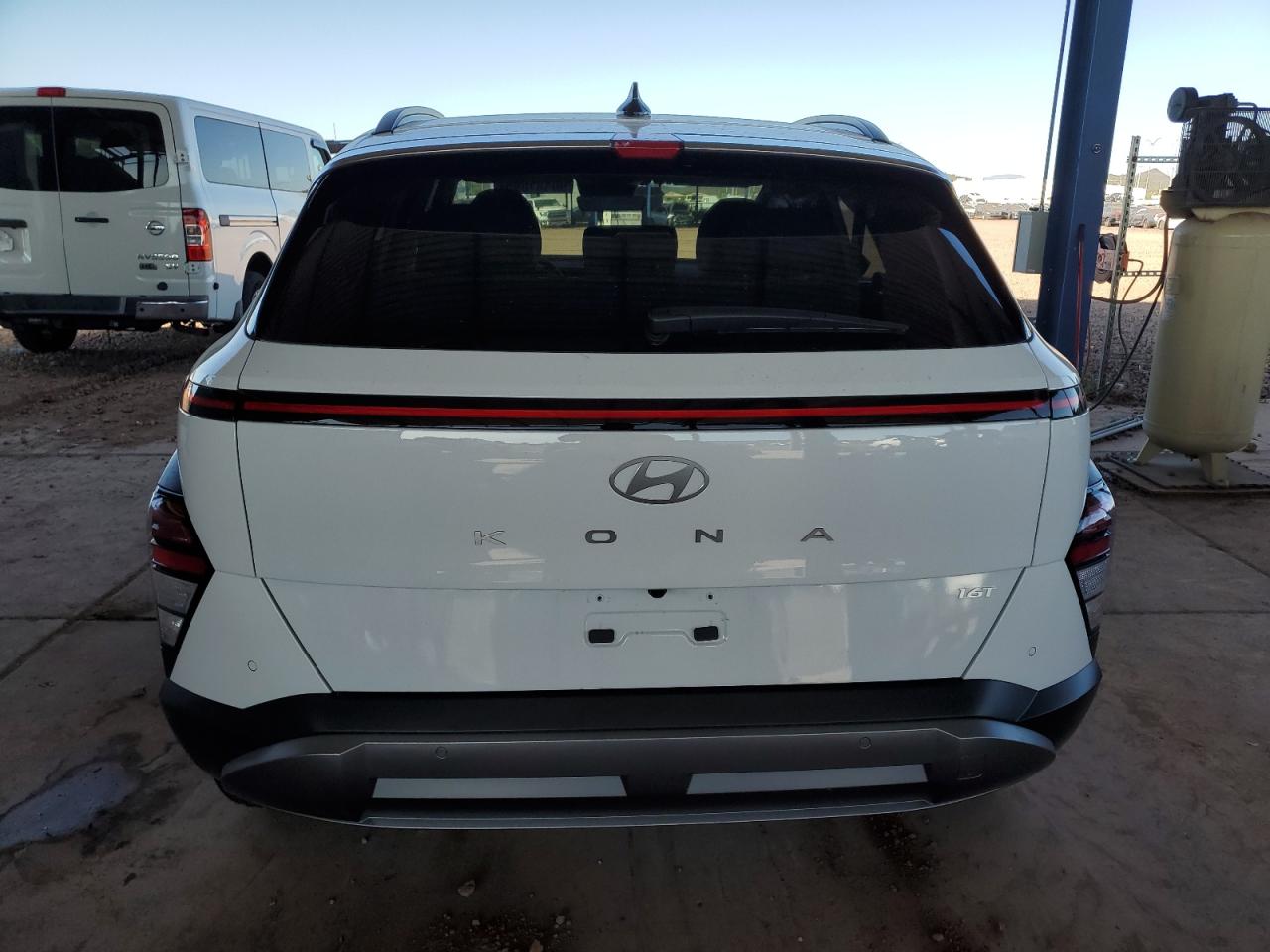 Hyundai KONA Limited Image 7