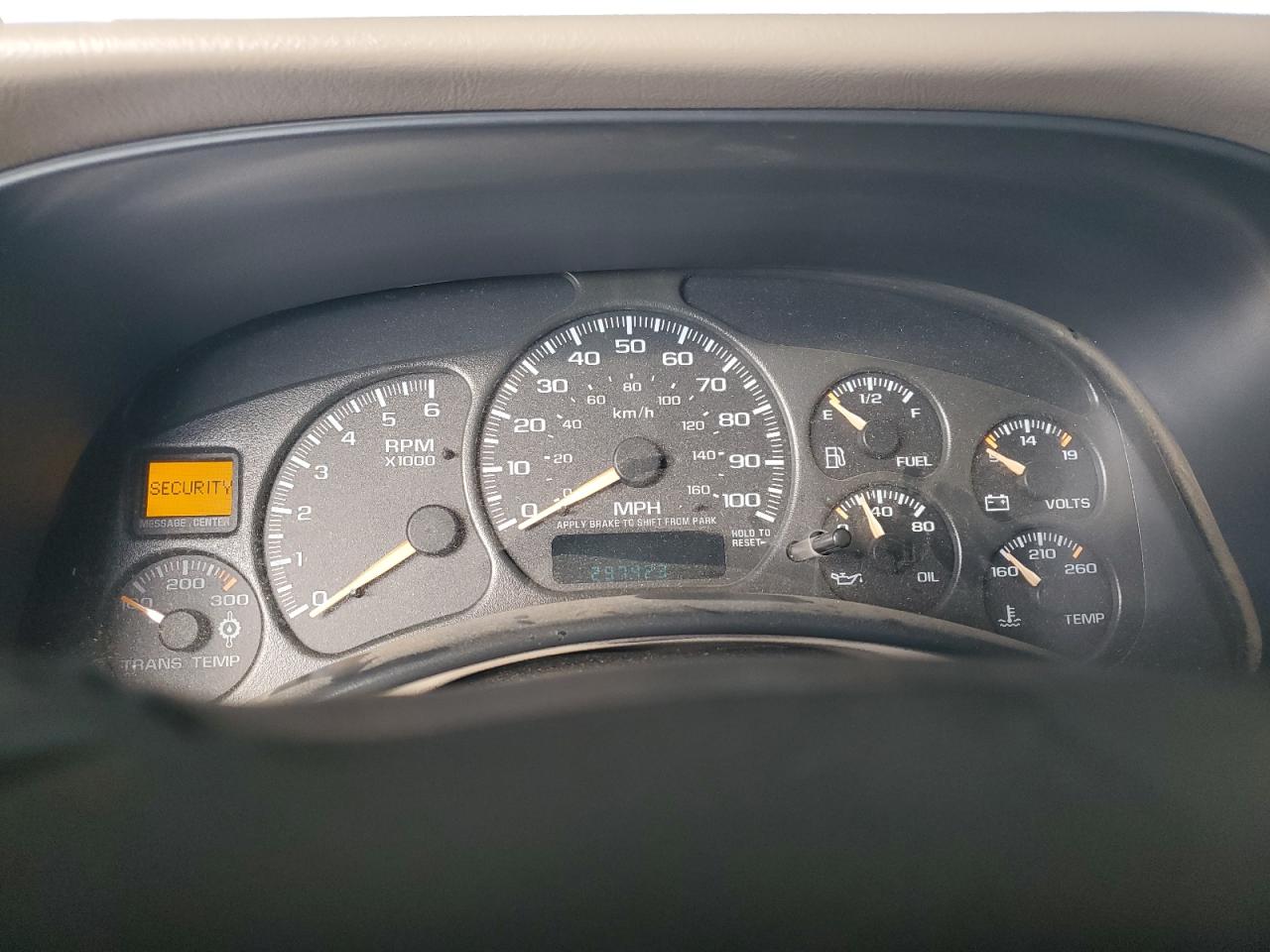 Chevrolet Silverado C2500 Heavy Duty Image 8