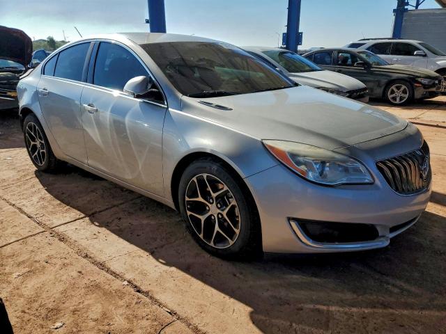 Buick Regal Sport Touring Image 3