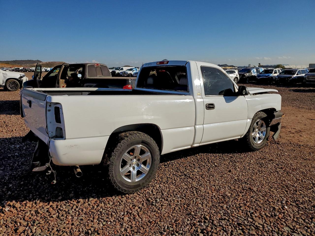 Chevrolet Silverado C1500 Image 4