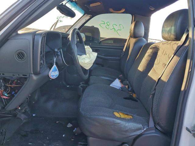 Chevrolet Silverado C1500 Image 3