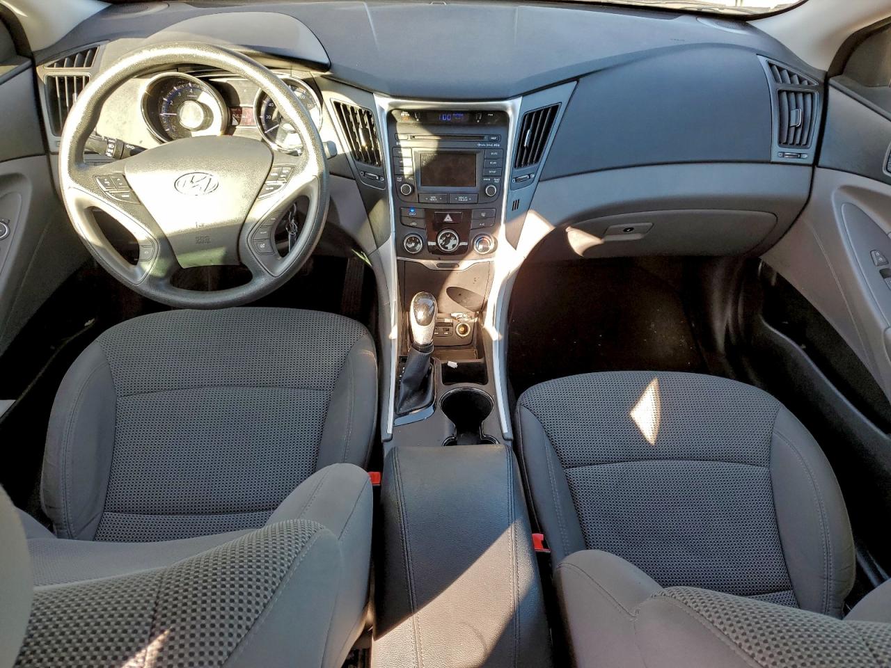 Hyundai SONATA Gls Image 8