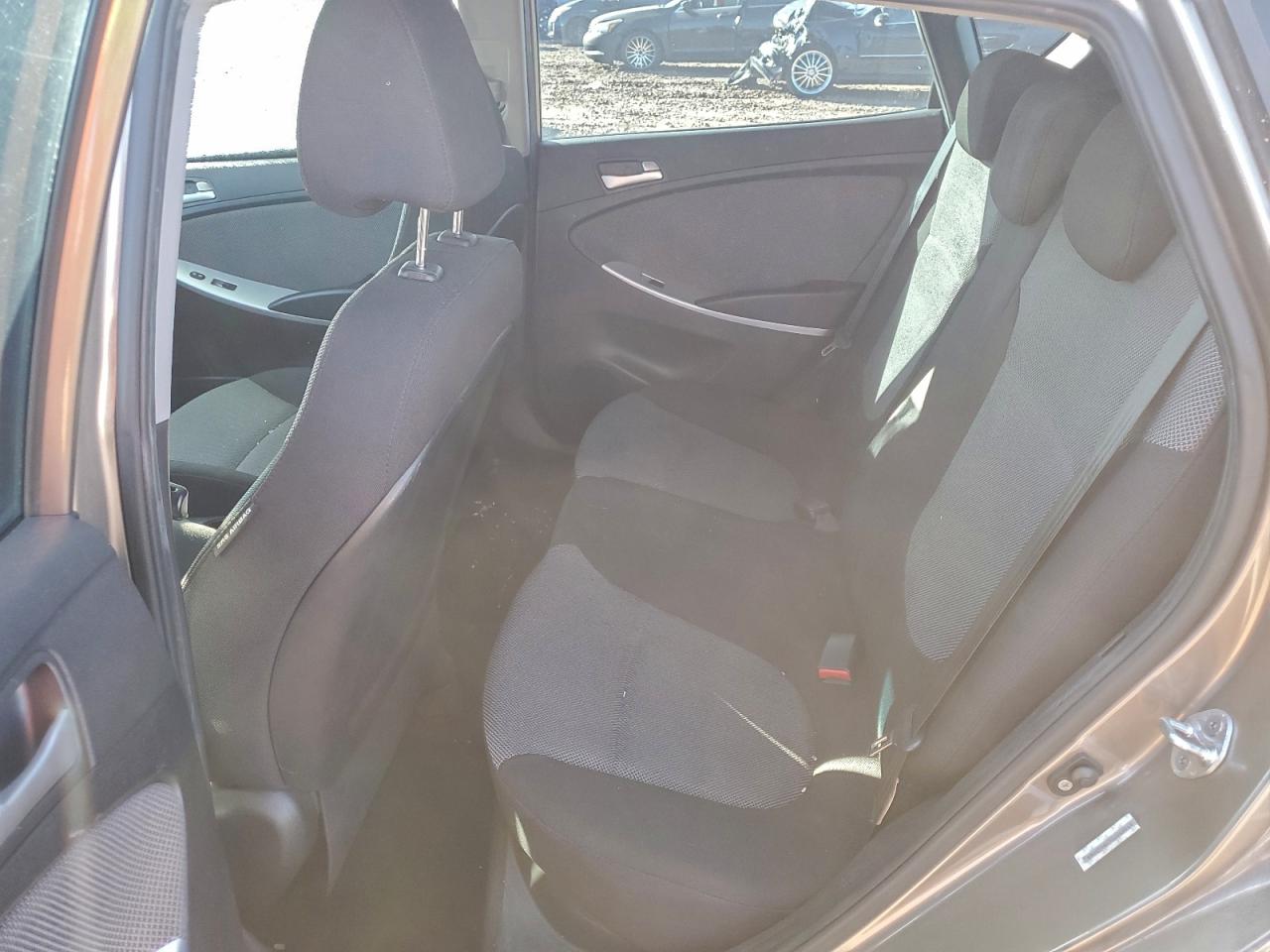 Hyundai ACCENT Gls Image 4