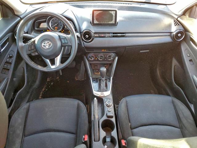 Toyota Yaris Image 12