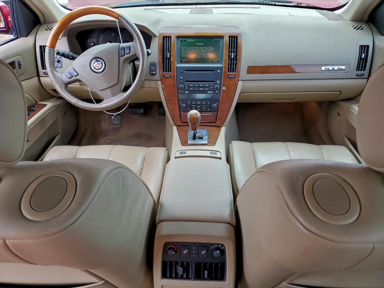 Cadillac STS Image 12