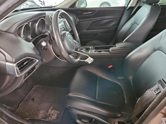 Jaguar XE Premium Image 6