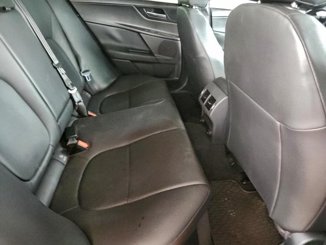 Jaguar XE Premium Image 9