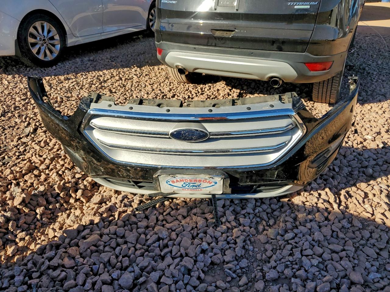 Ford Escape Titanium Image 9