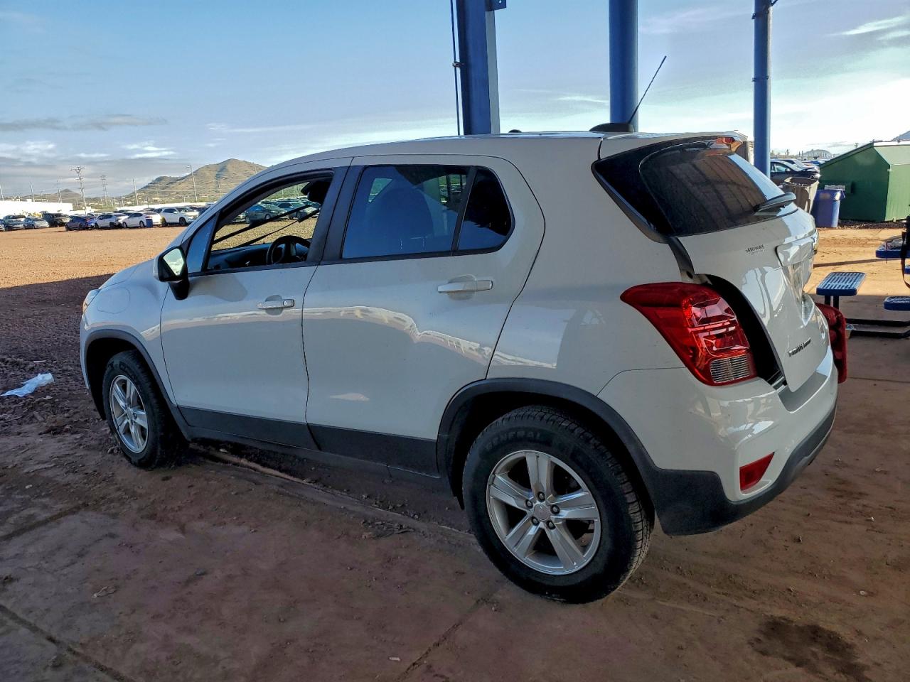 Chevrolet Trax Ls Image 5