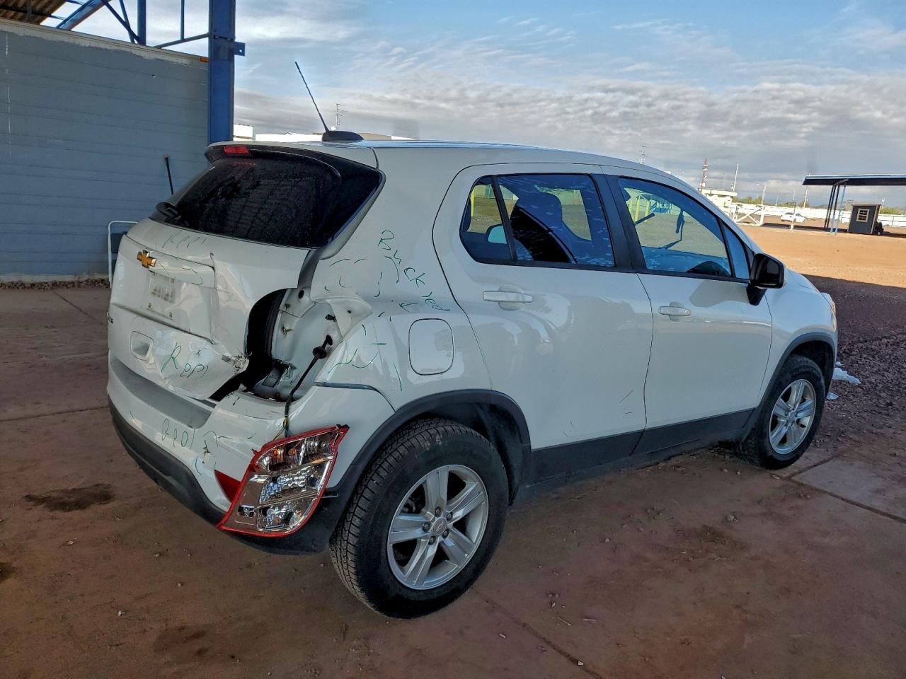 Chevrolet Trax Ls Image 3