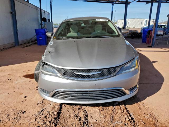 Chrysler 200 Limited Image 12