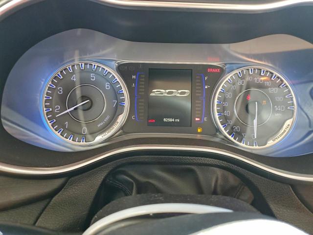 Chrysler 200 Limited Image 4