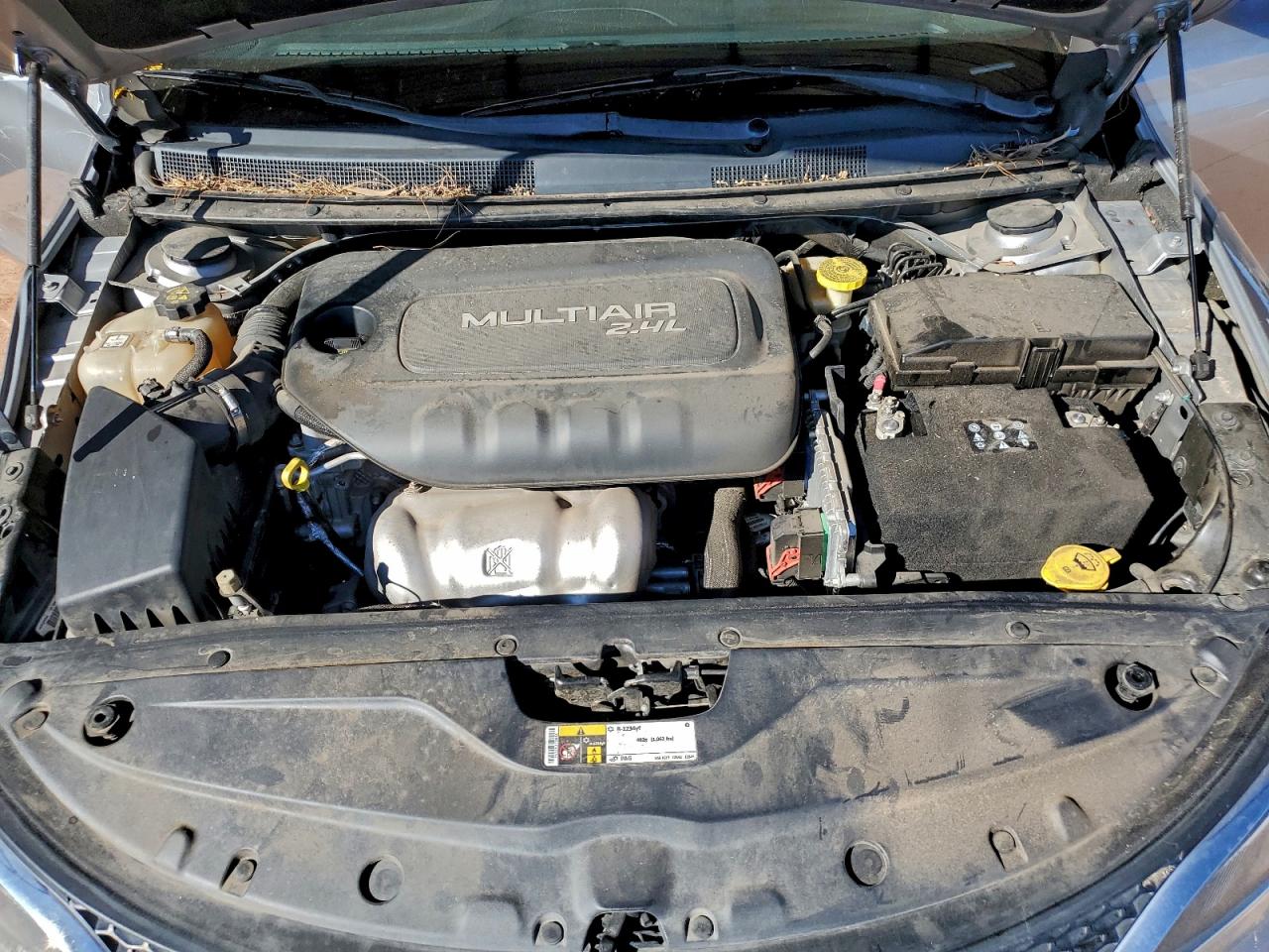 Chrysler 200 Limited Image 9