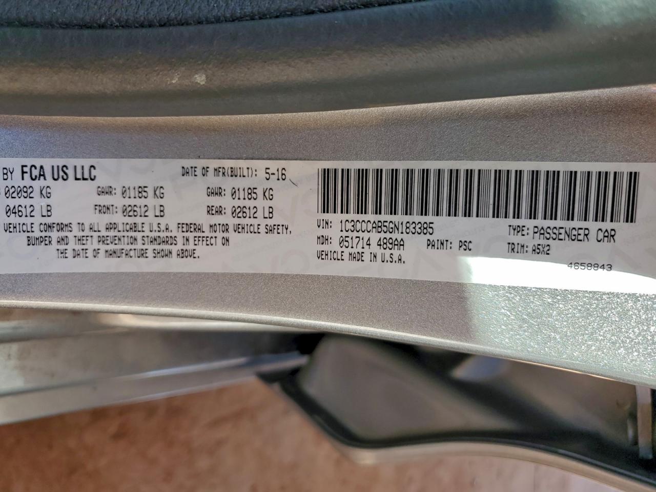 Chrysler 200 Limited Image 6