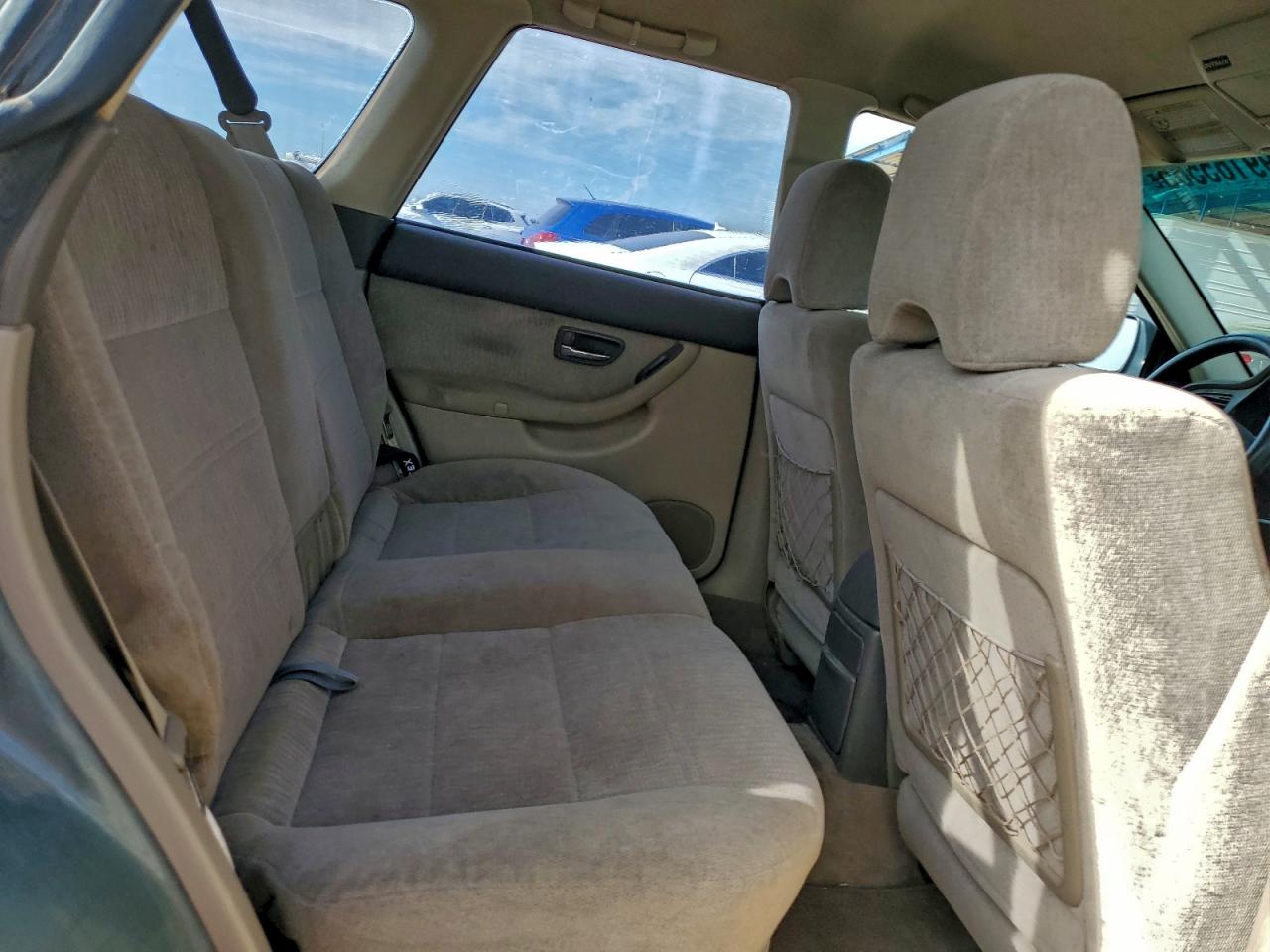 Subaru Legacy Outback Image 6