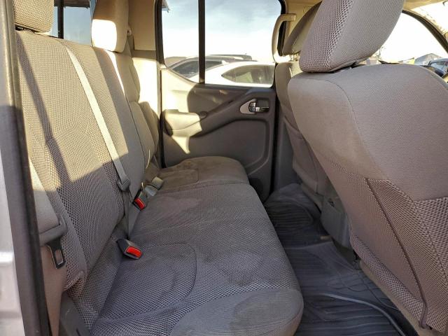 Nissan Frontier S Image 8