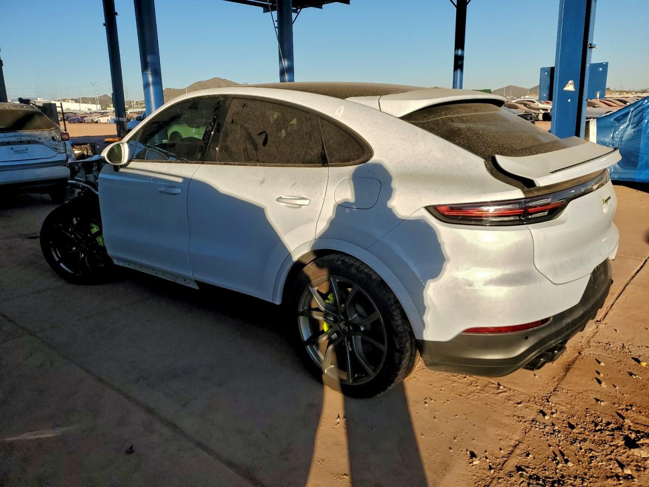 Porsche Cayenne E Hybrid Coupe Image 3