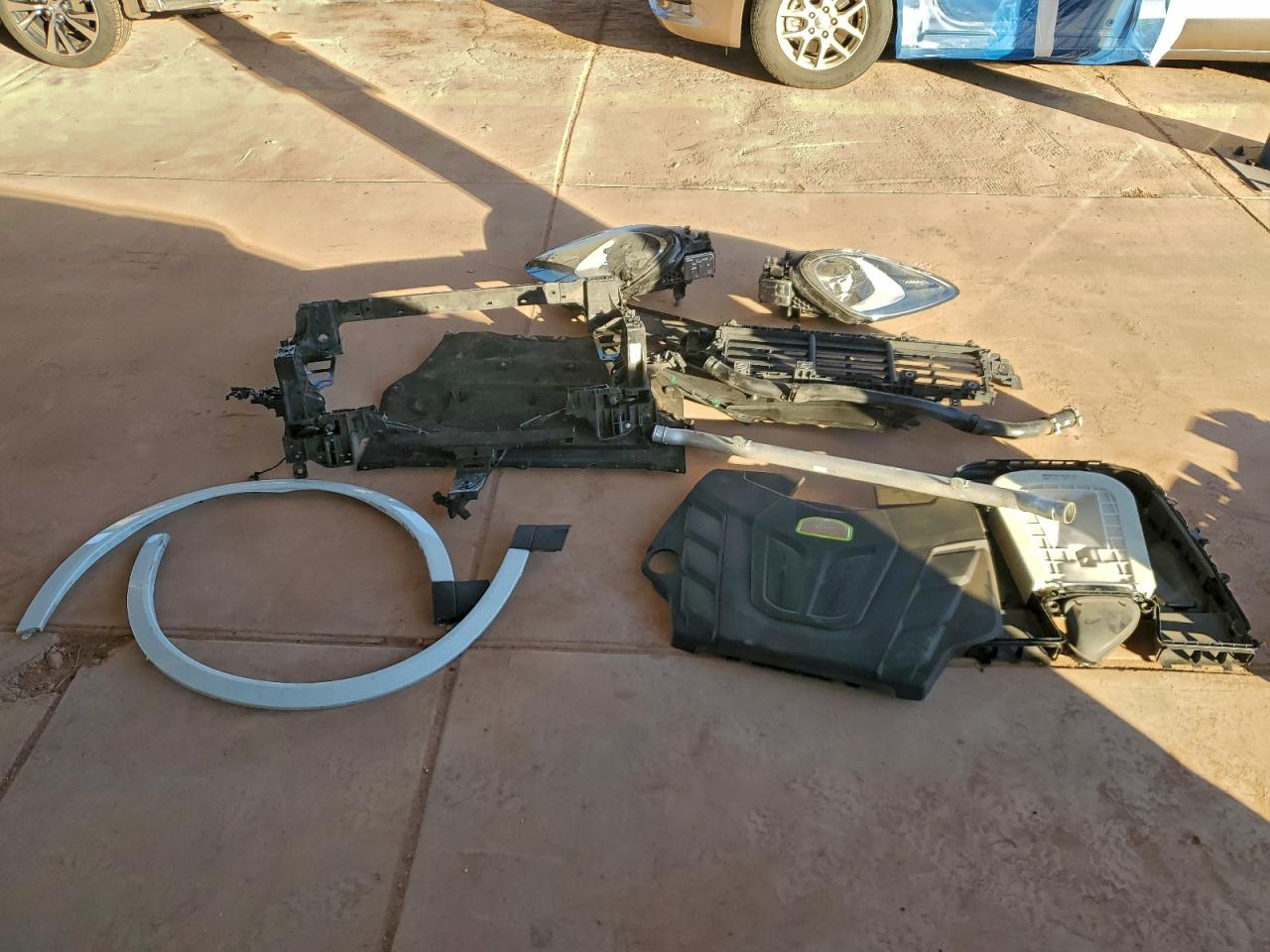 Porsche Cayenne E Hybrid Coupe Image 11