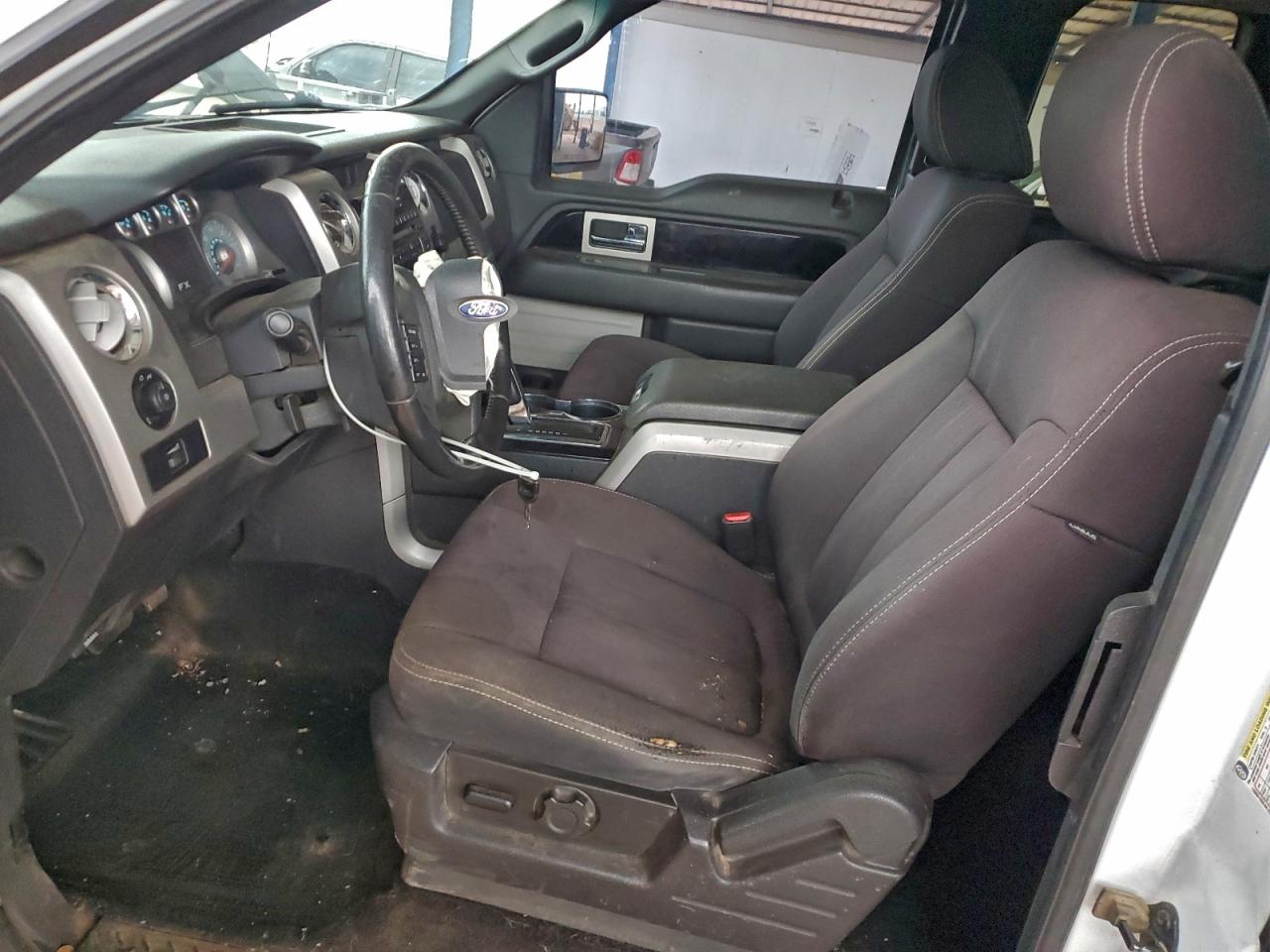 Ford F-150 Super Cab Image 7