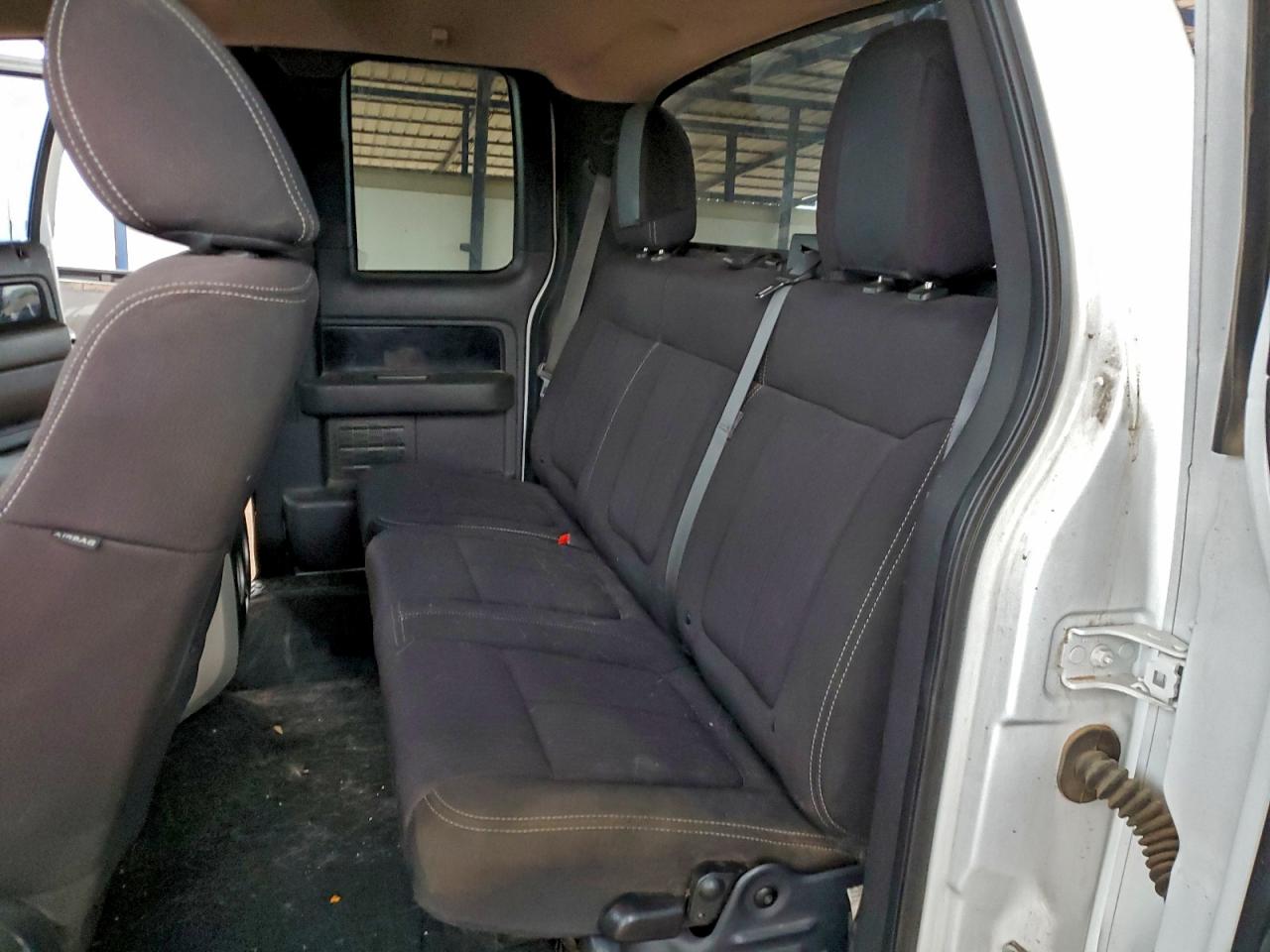 Ford F-150 Super Cab Image 5