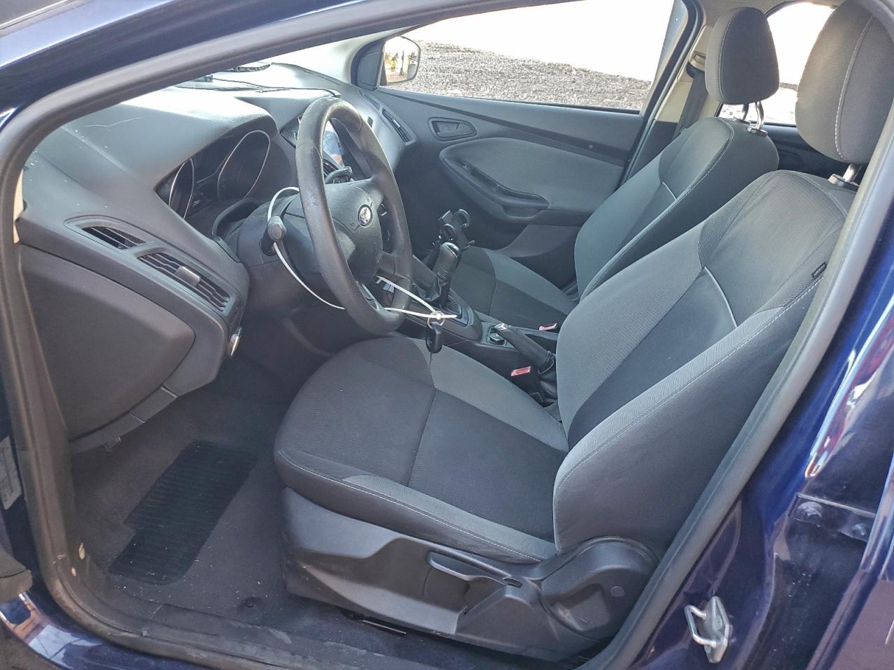 Ford Focus S Image 8